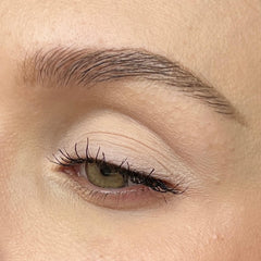 Sandstone Scandinavia Eyeshadow Fragrance-Free Veil emphasizes clean fragrance-free makeup for sensitive skin