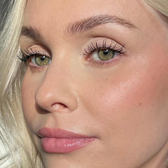 Sandstone Scandinavia Eyeshadow Long-Wear Swatch demonstrates durable color throughout the day