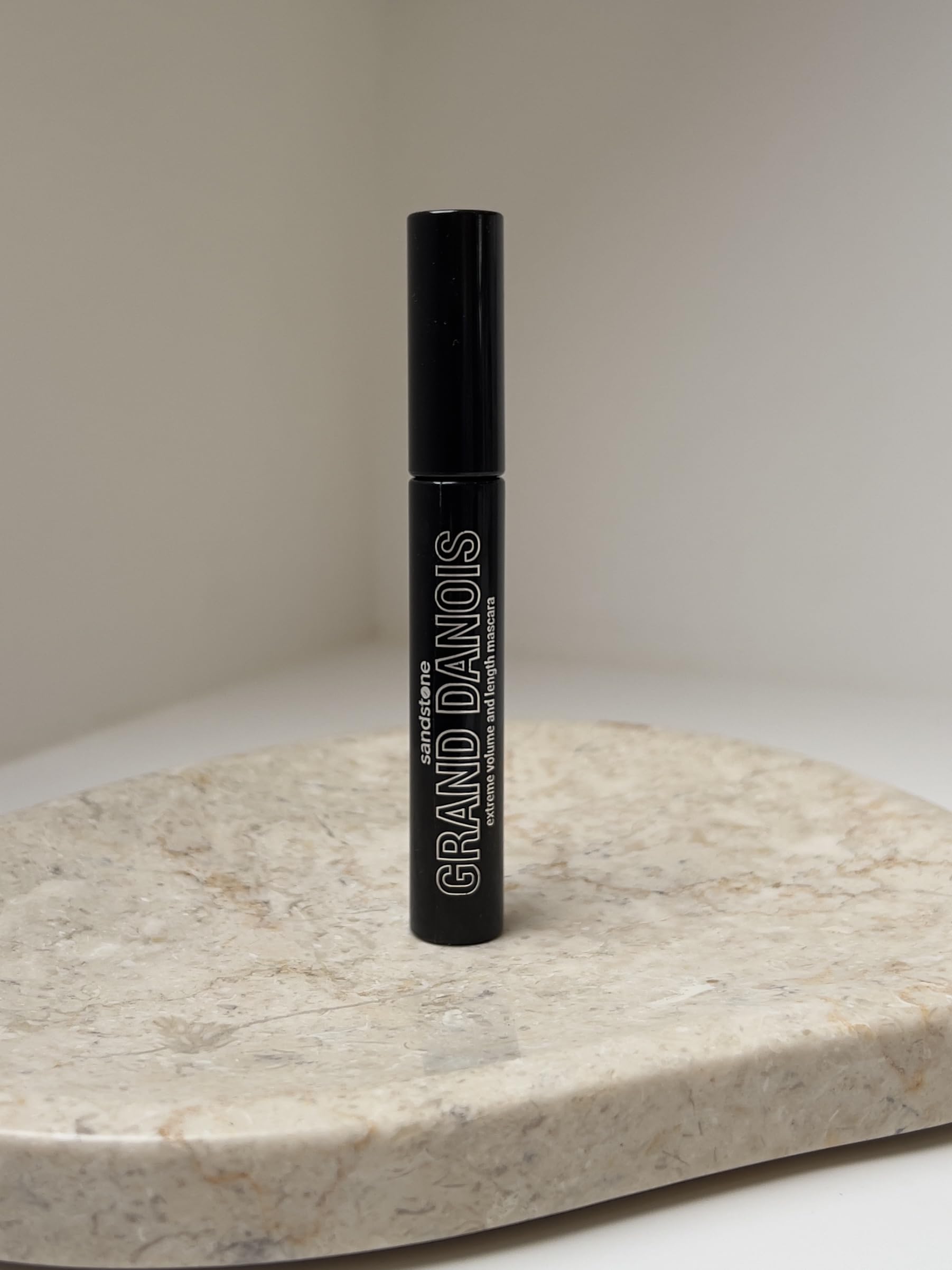 Sandstone Scandinavia hypoallergenic mascara lengthening and volumizing for dramatic lashes