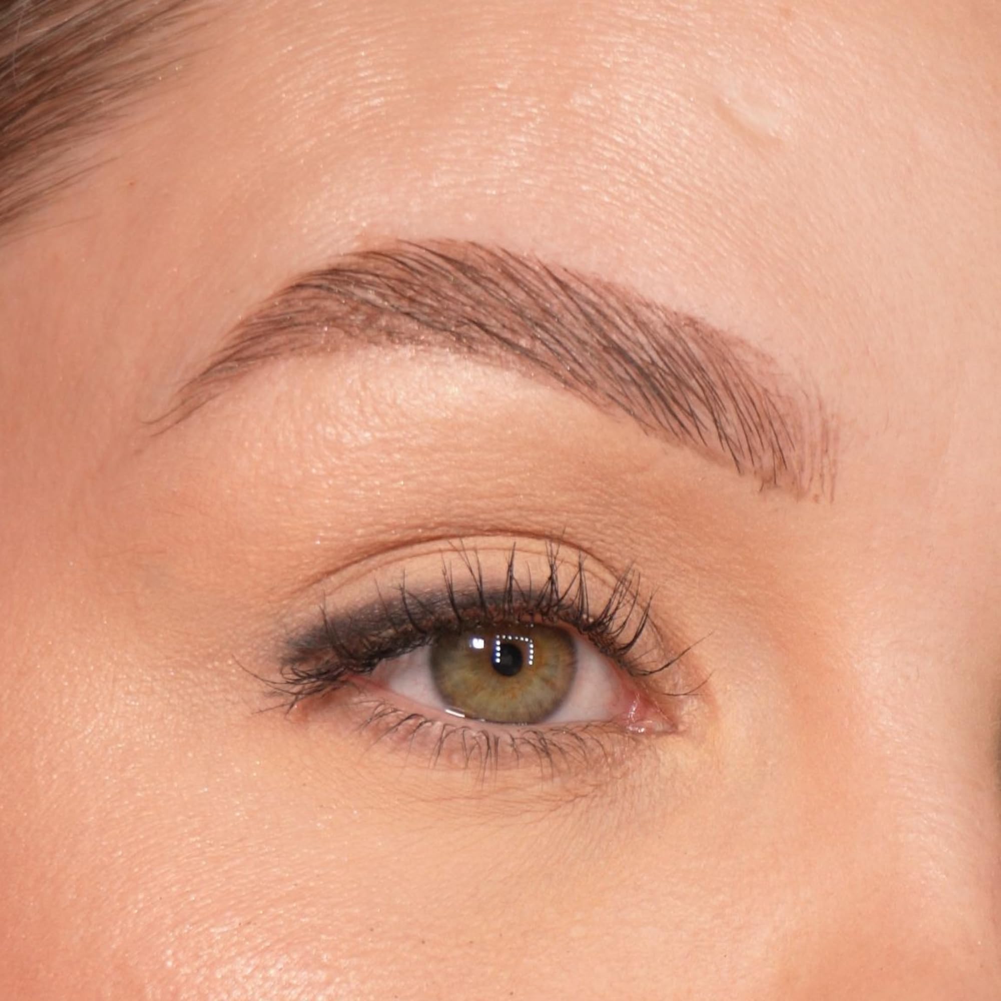 Sandstone Scandinavia Vitamin E Conditioning close-up demonstrates conditioning benefits.