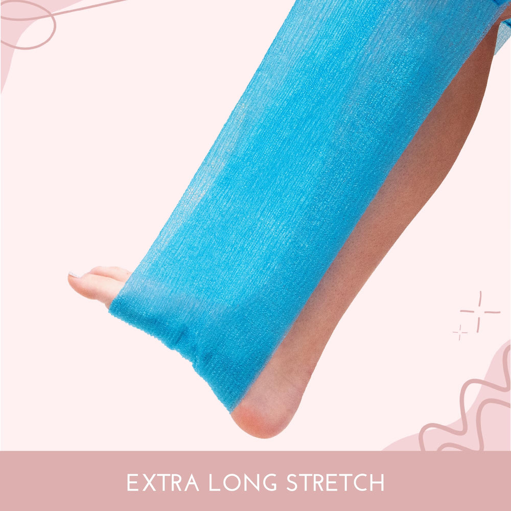 S&T INC back scrubber wet use demonstrates easy lather with soap or body wash