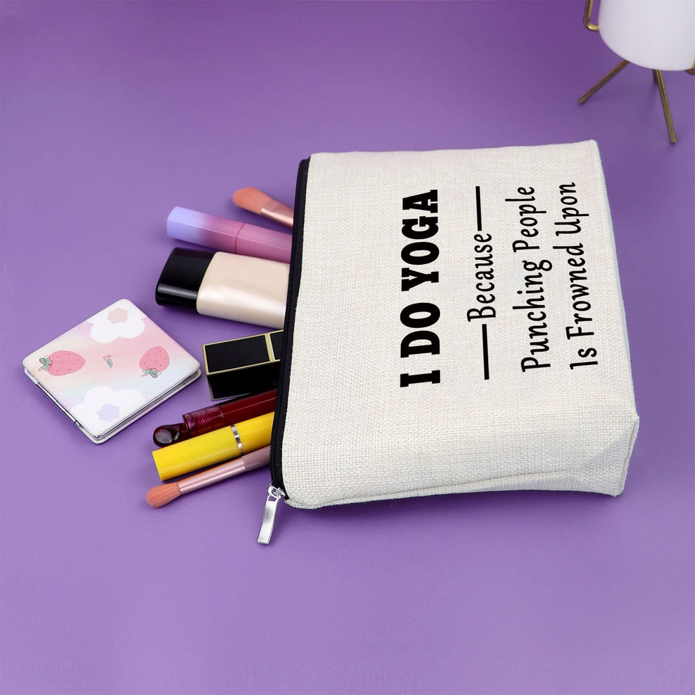 Sazuwu makeup bag zipper detail emphasizes secure storage during travel