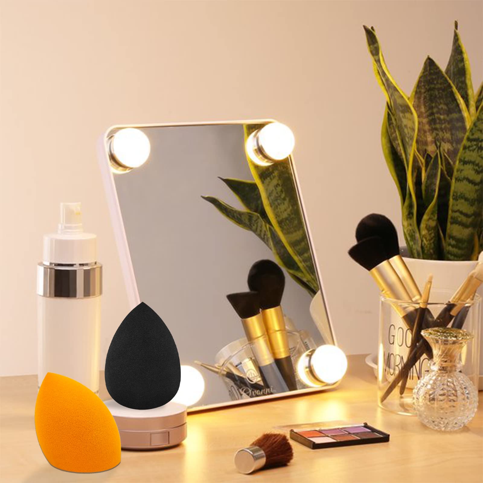 Scartink round sponge for quick, even full-face makeup.