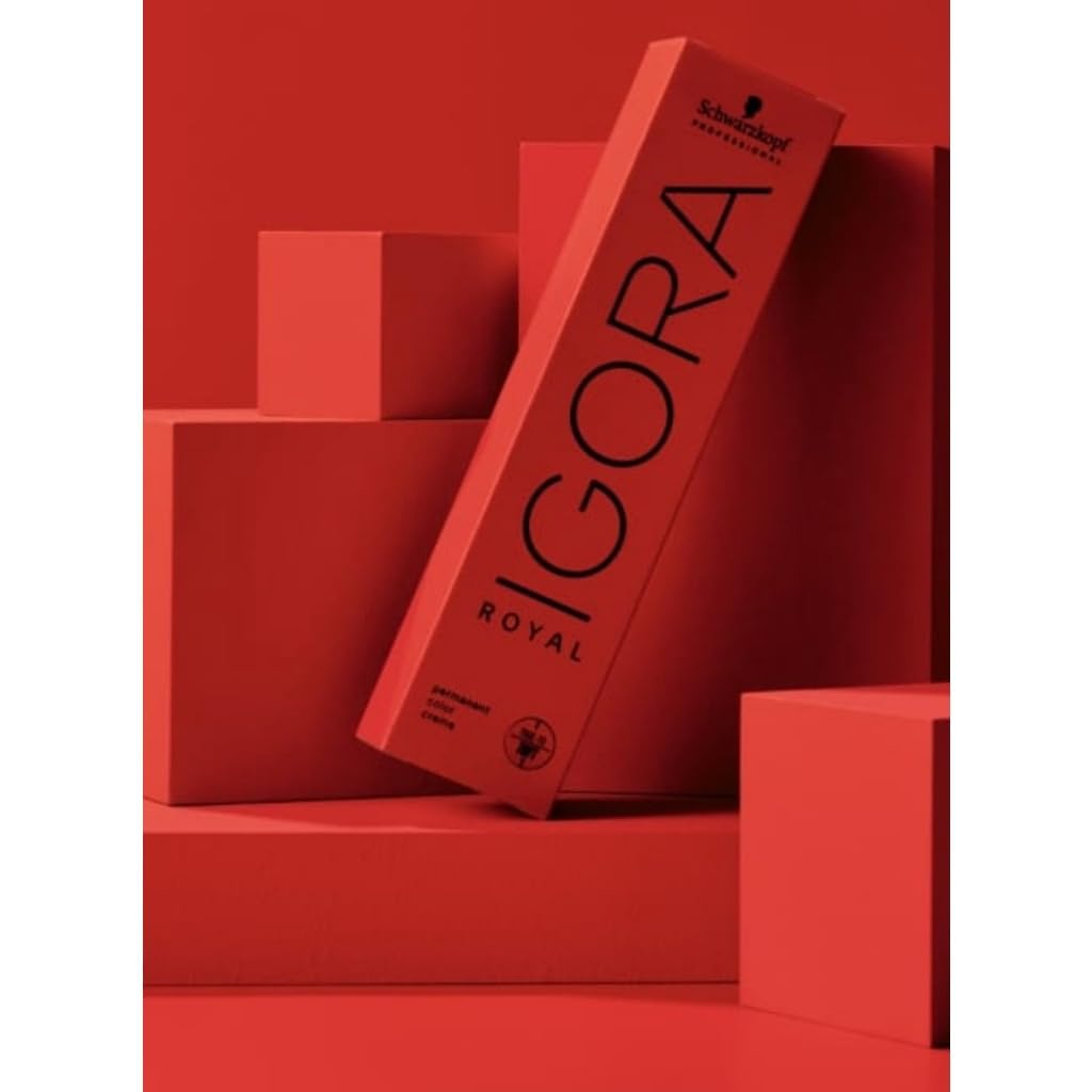 Schwarzkopf Igora Royal 6-1 Dark Blonde Cendre applicator setup demonstrates precise mixing and application.