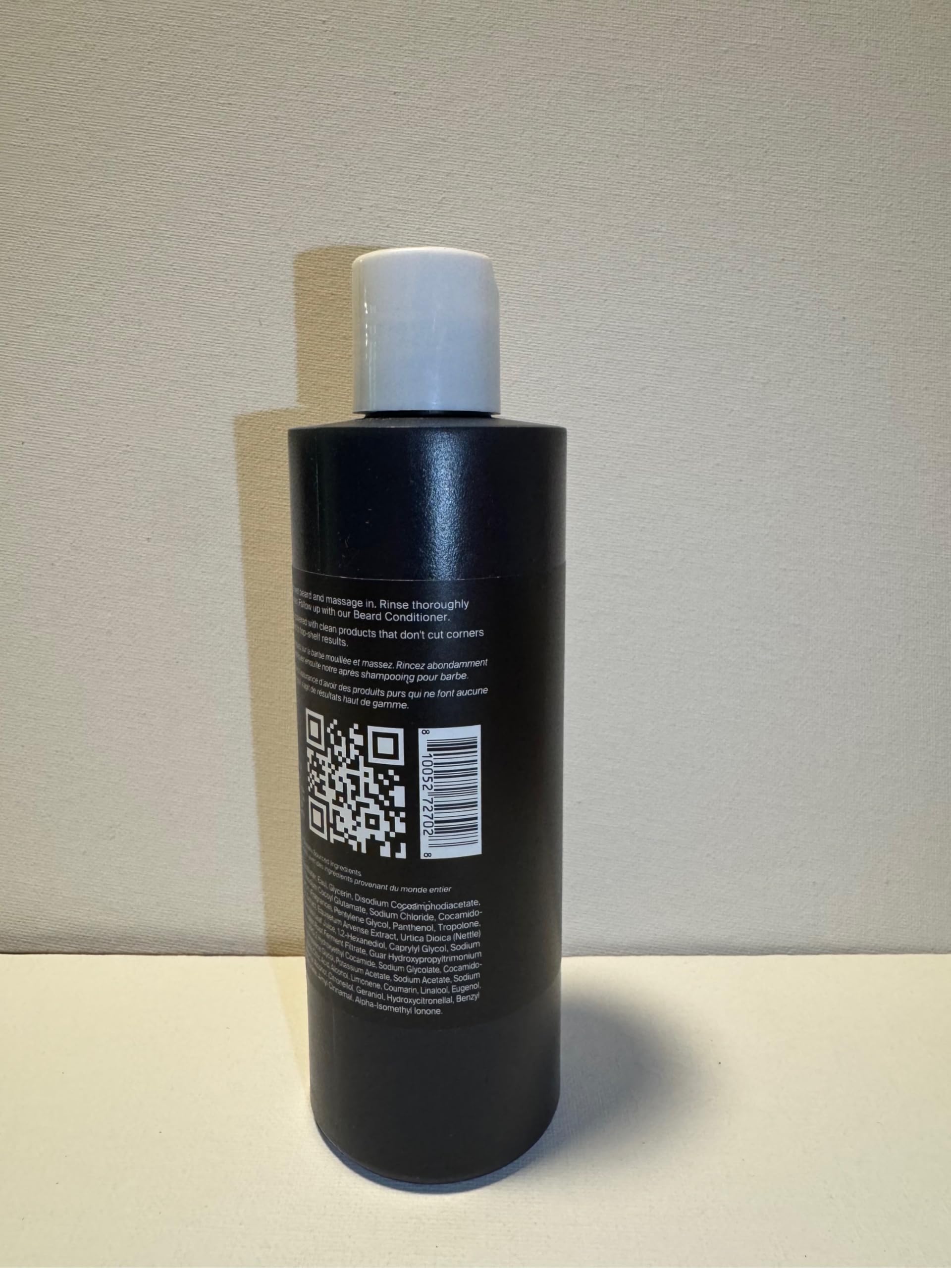 Warm spice and musk fragrance notes of Scotch Porter beard wash.