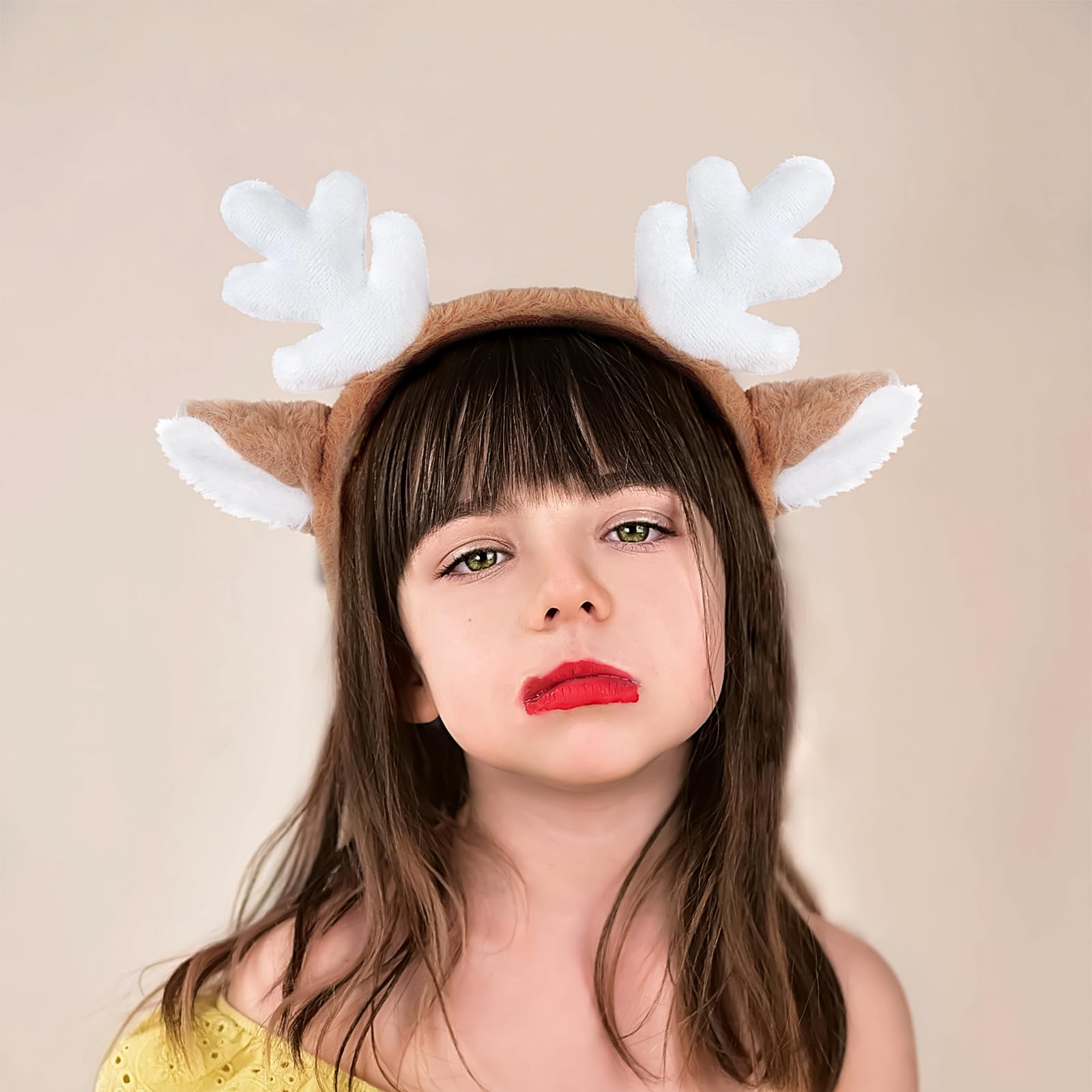 SeBneny reindeer headband used as holiday photo prop for celebrations