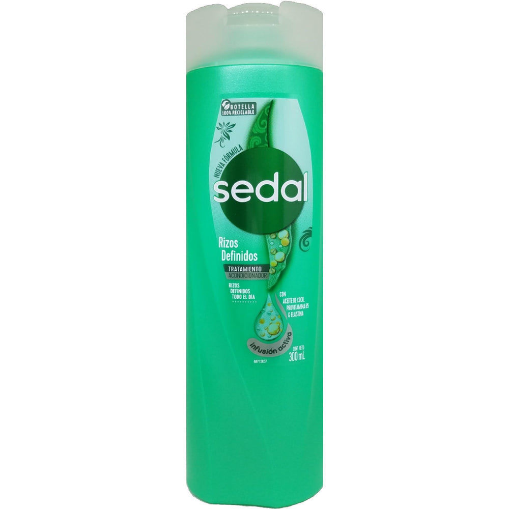 Sedal Rizos Definidos conditioner bottle delivers nourishing care for smoother curl definition.