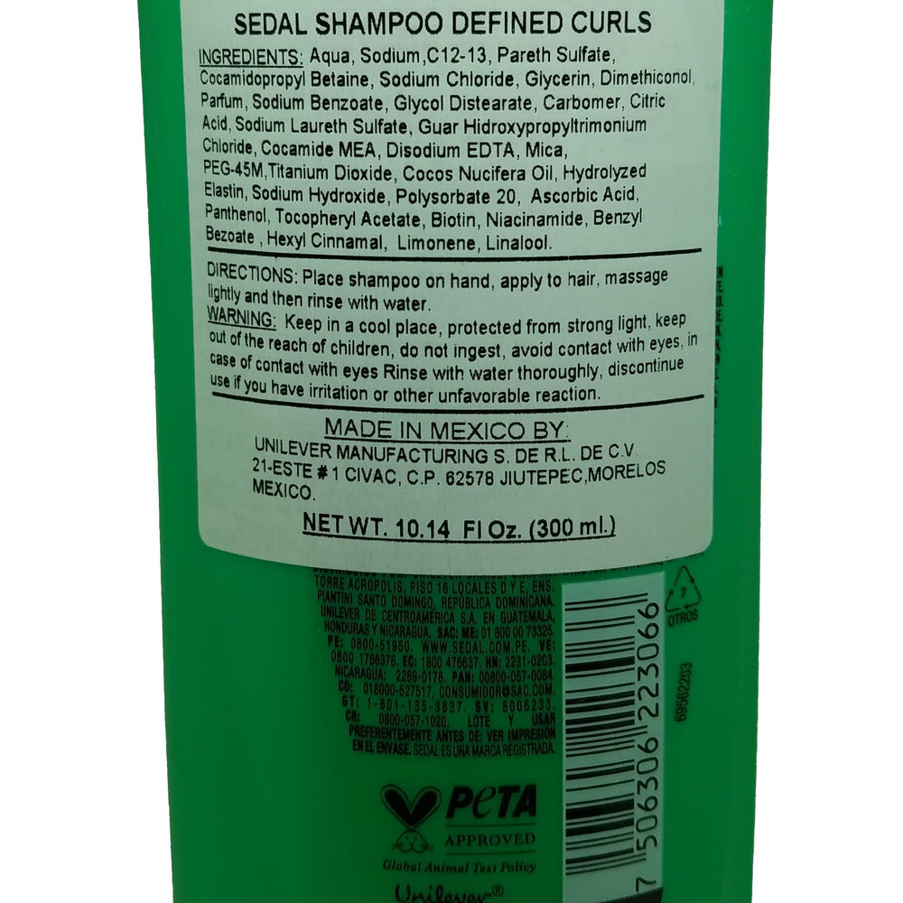 Sedal Rizos Definidos frizz-control close-up illustrates fiber-friendly care.