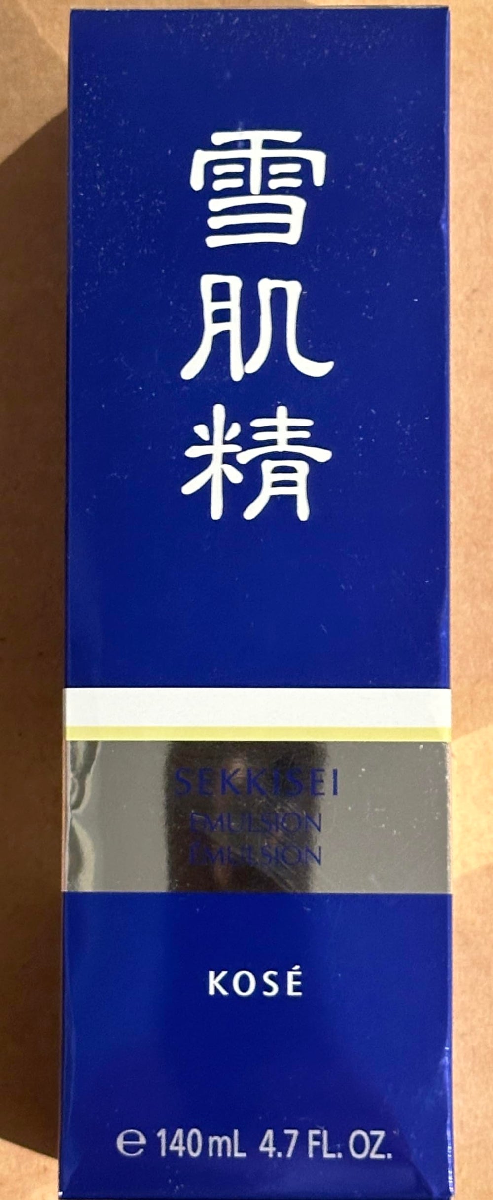 SEKKISEI Emulsion skin-glow-closeup shows a healthy, radiant complexion.