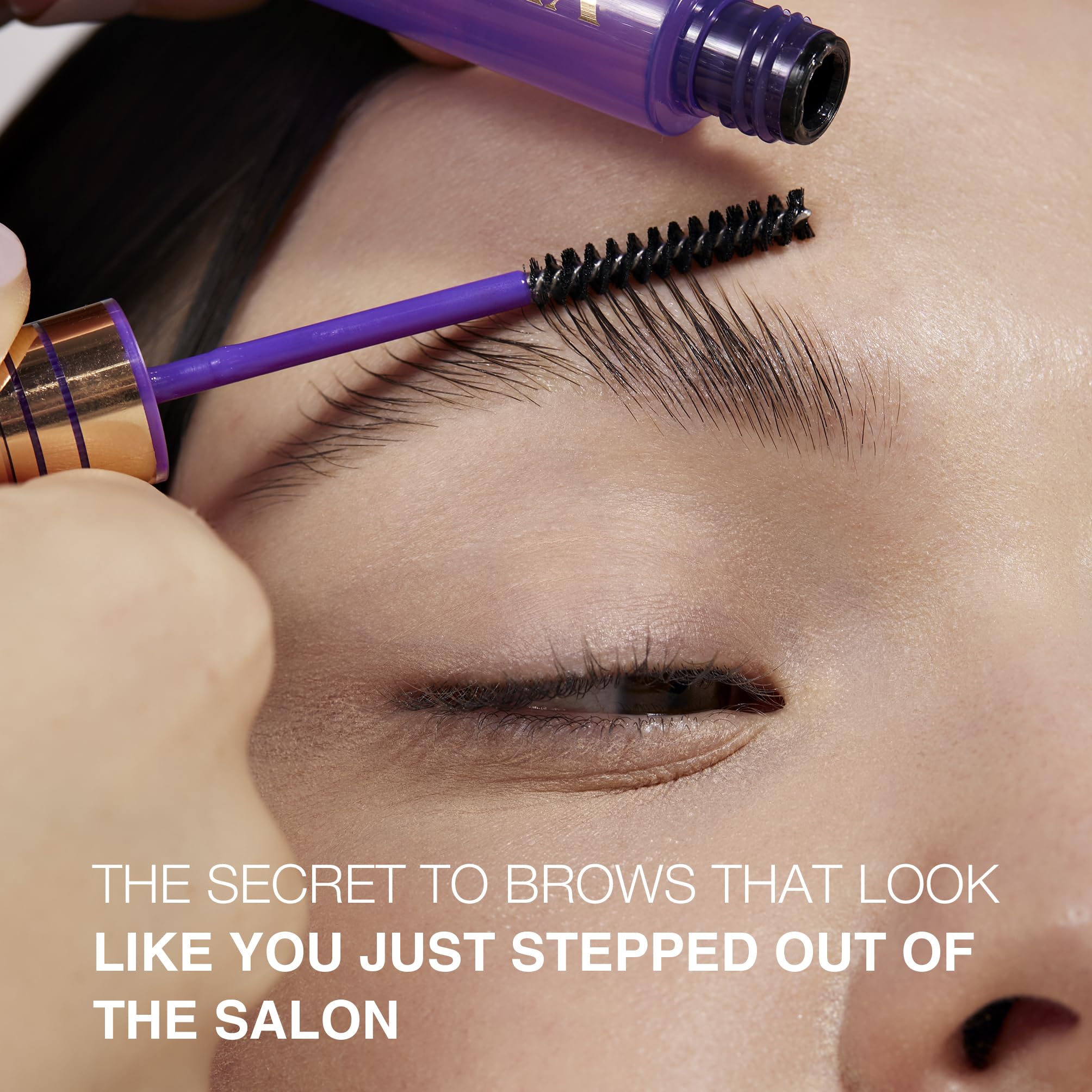 SELESTIA BEAUTY Laminatrix double-sided brush design enables shaping and even product distribution.