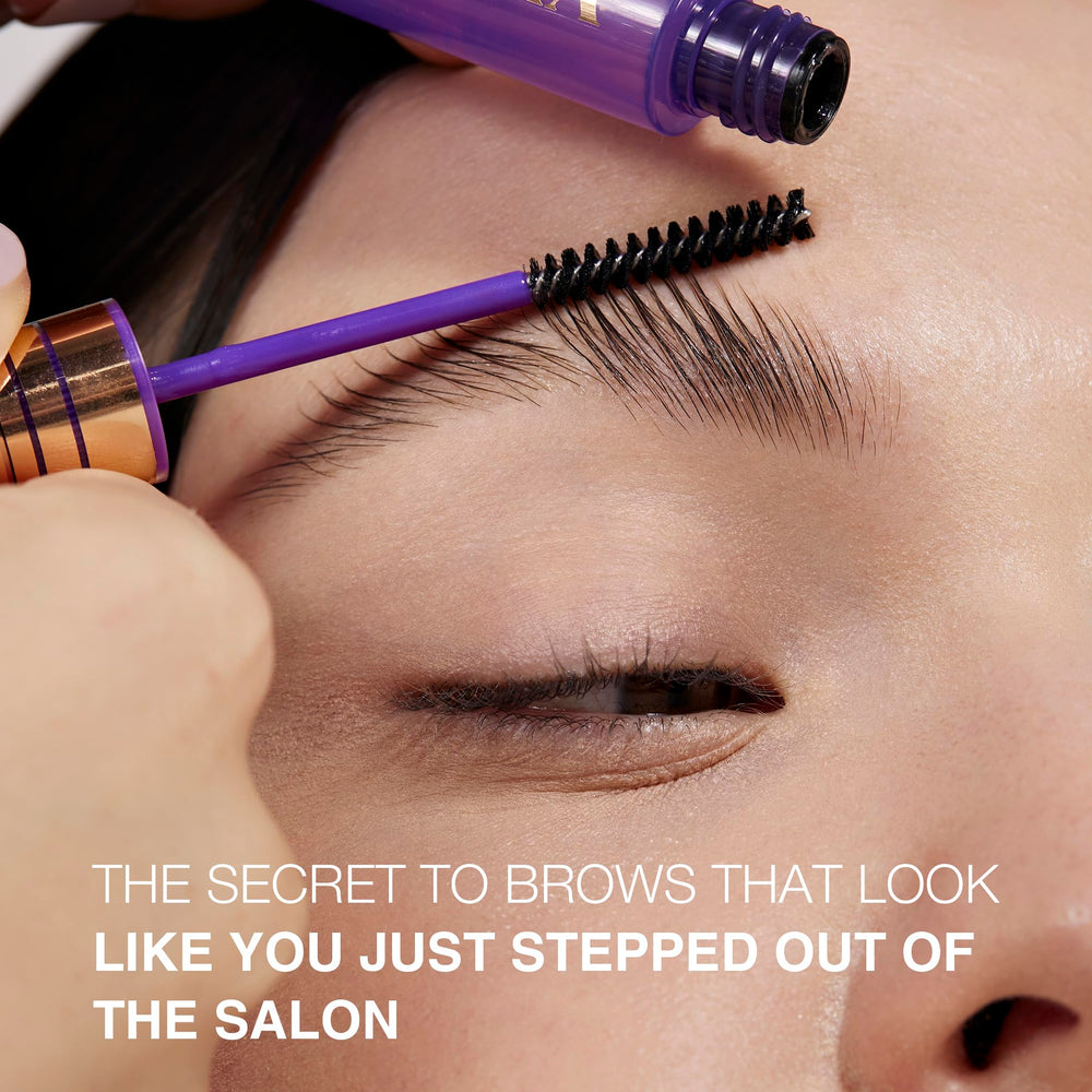 SELESTIA BEAUTY Laminatrix double-sided brush design enables shaping and even product distribution.