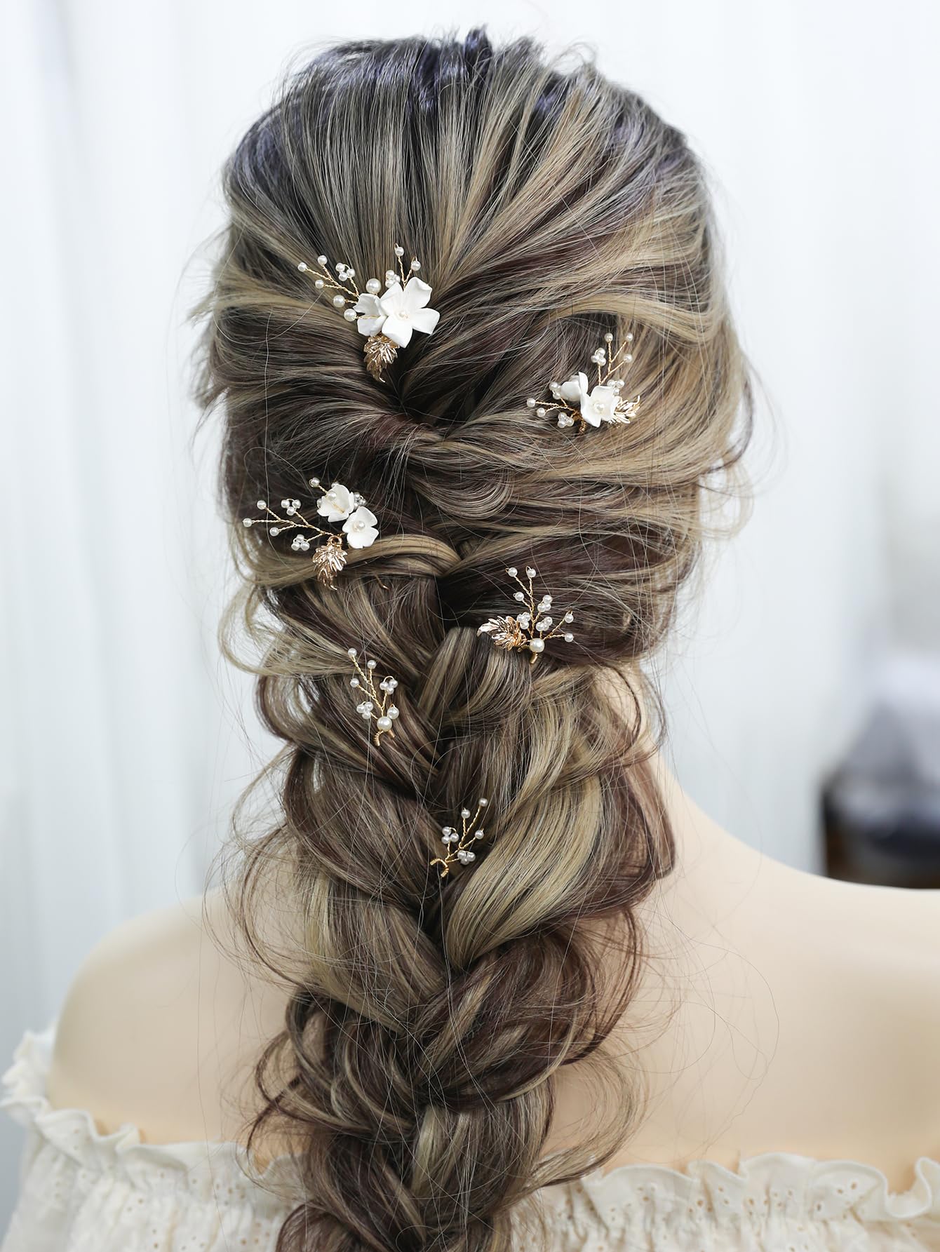 SELFCLOUD clip-in hair pin demonstrates non-slip grip for defined updos