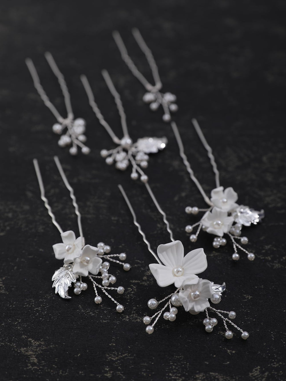 SELFCLOUD secure non-slip pins provide reliable hold for various hairstyles.
