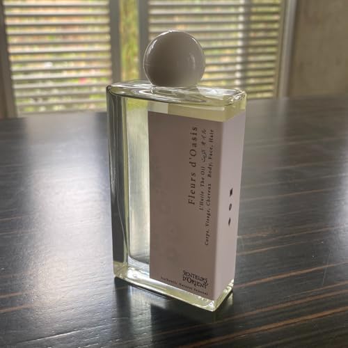 Senteurs d'Orient Fleurs d'Oasis on hair application adds shine and manageability.