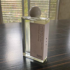 Senteurs d'Orient Fleurs d'Oasis on hair application adds shine and manageability.