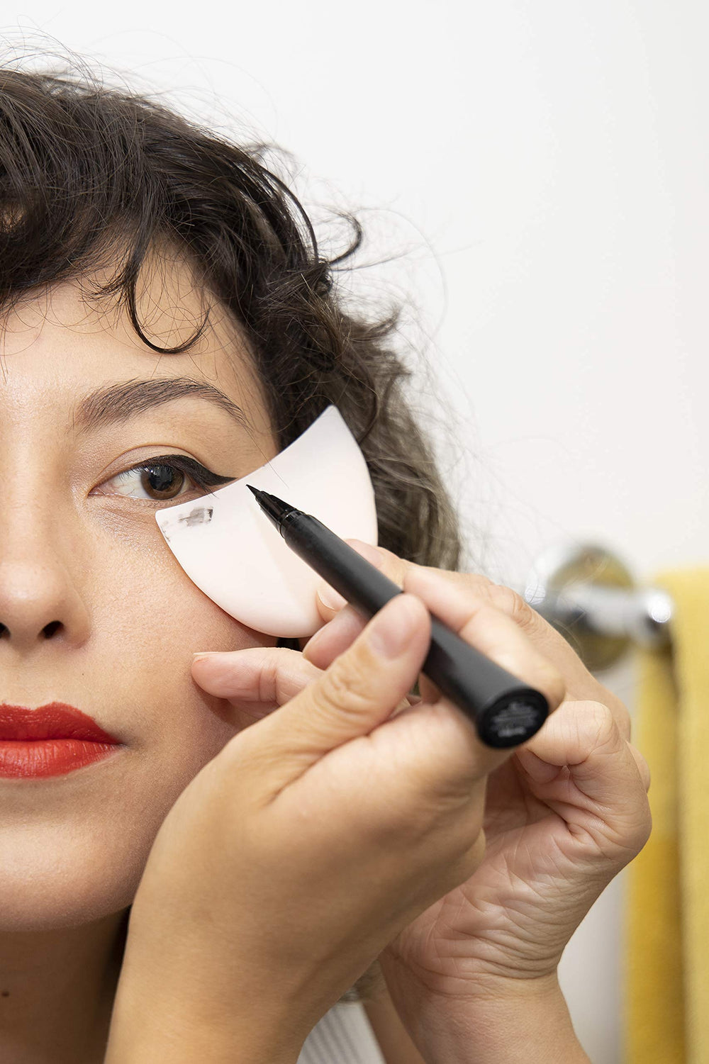 ShadowMoon fallout-catching shield captures fallen powder during makeup application.