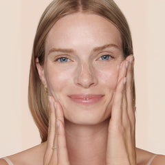 Shani Darden oil-free moisturizer texture showcases a lightweight, non-greasy finish for daily use.