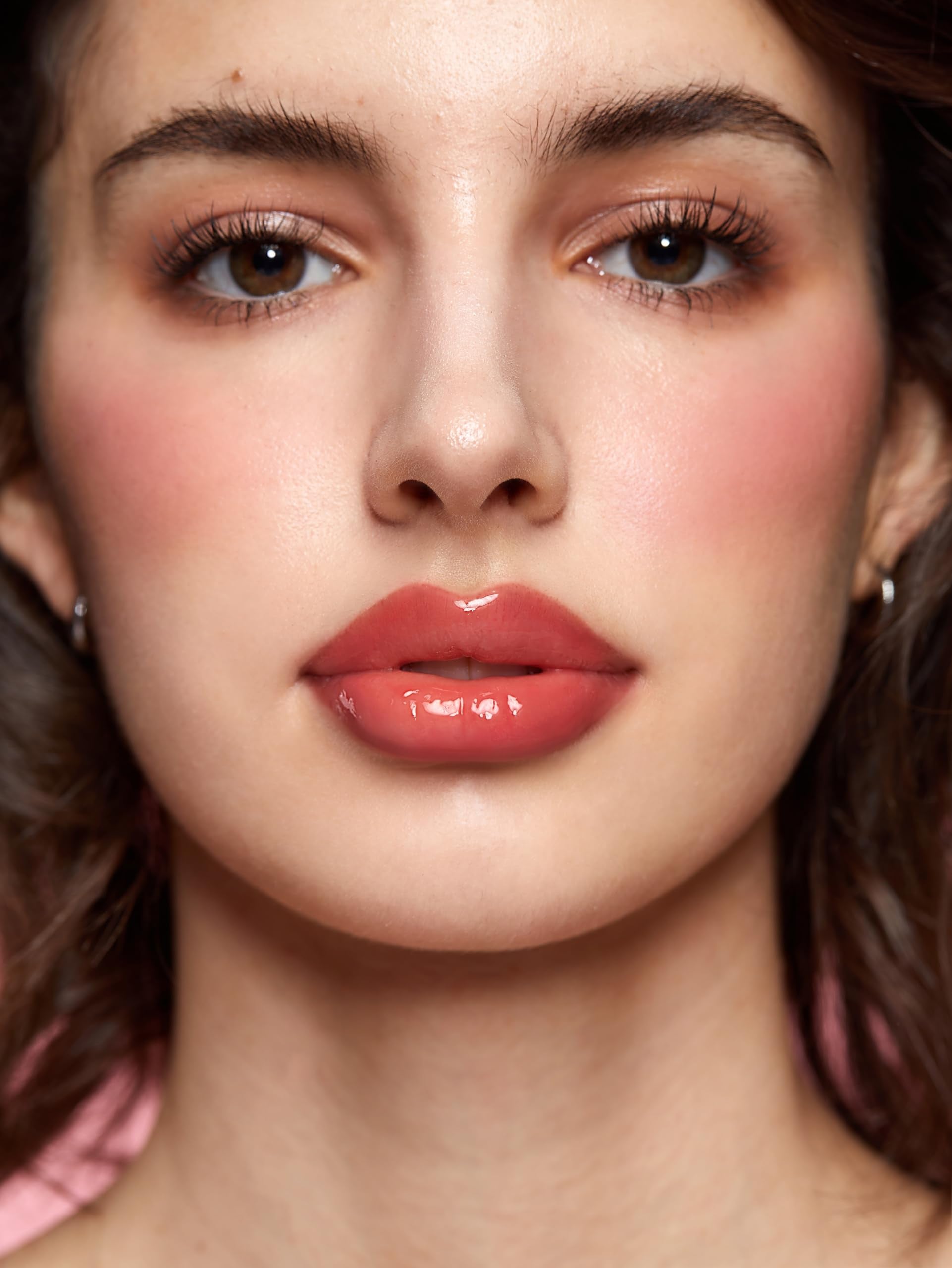 SHEGLAM Lip Rules gloss wear provides hydrating shine on lips.