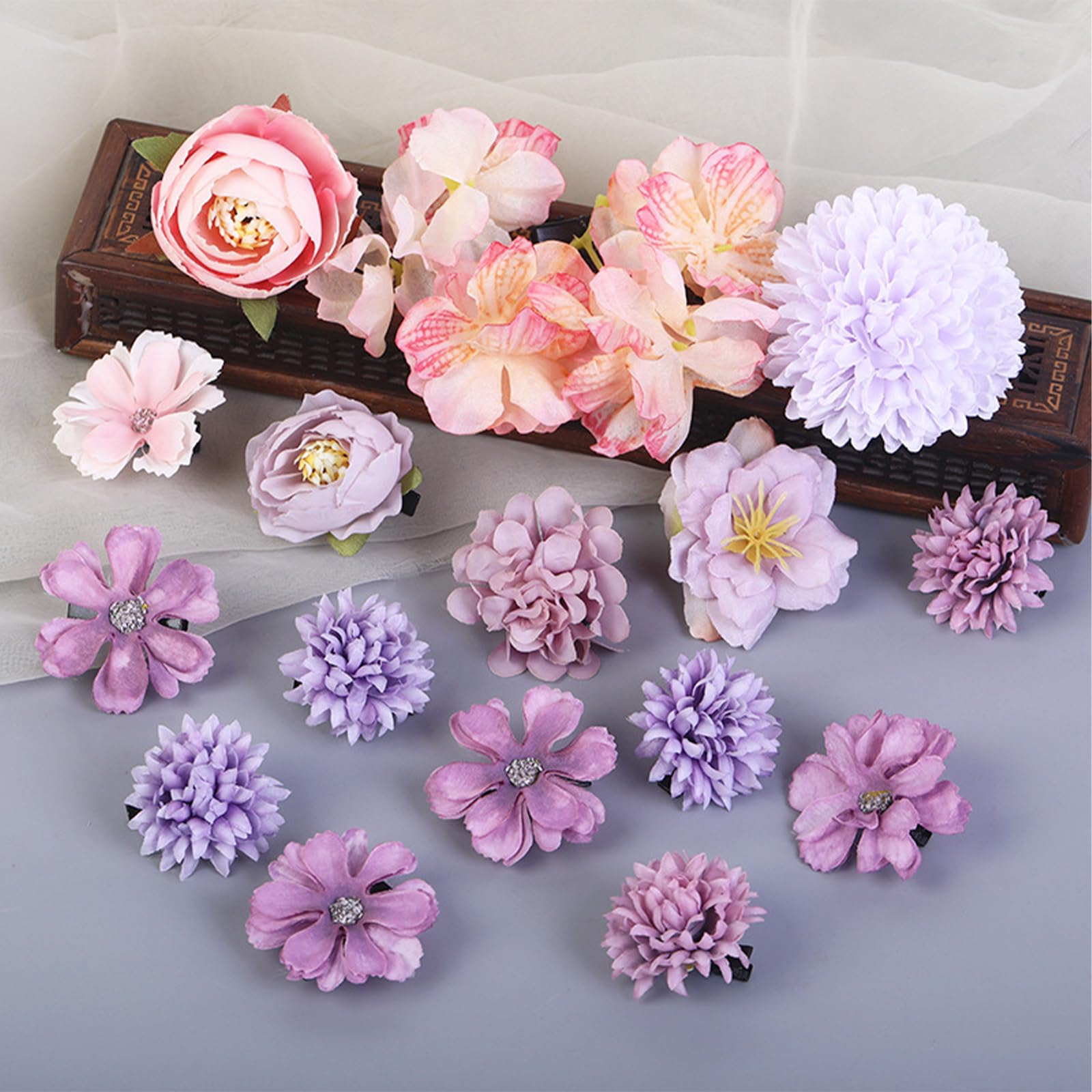 SHEHARUHI decorative clips to customize bags and outfits with flower charm.