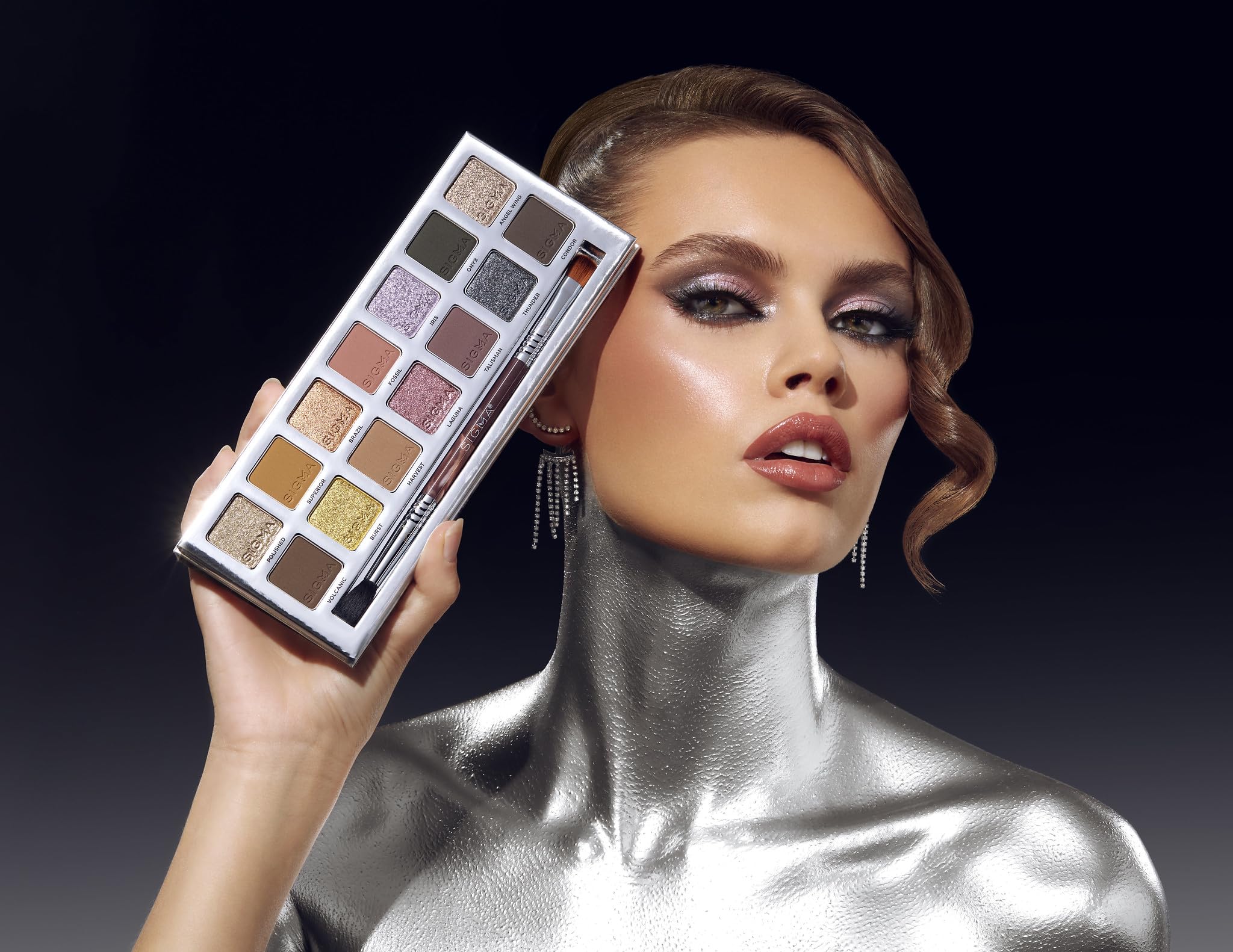 Sigma Beauty Cool Neutrals palette with built-in mirror for on-the-go touch-ups