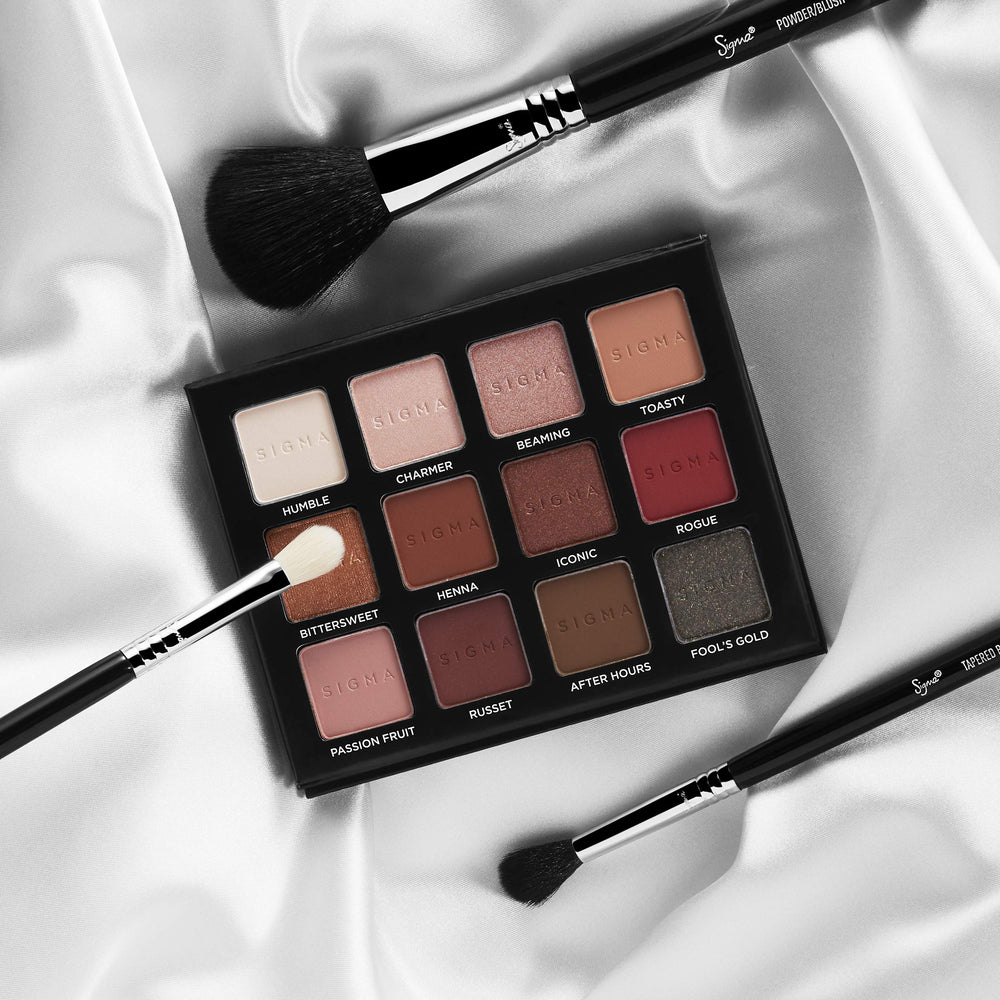 Sigma Beauty E40 in action blending crease shade for soft transition
