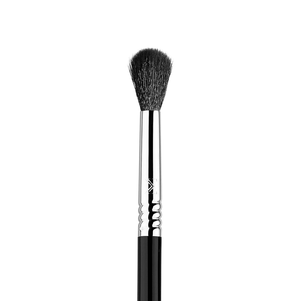 Sigma Beauty E40 close-up of soft SigmaTech fibers for gentle application