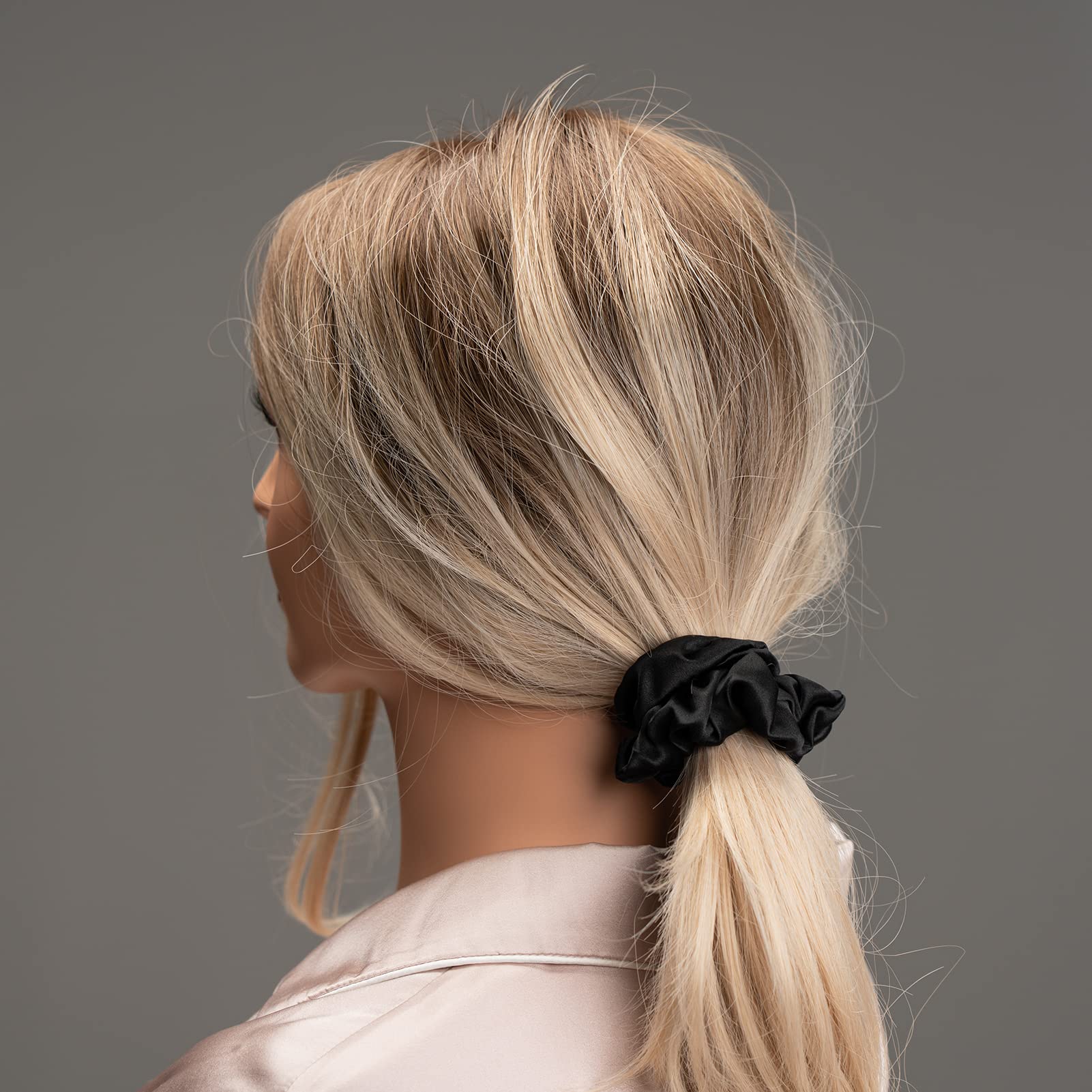 Silmer Silk Scrunchies Elastic-band-detail shows high-quality, lasting grip.