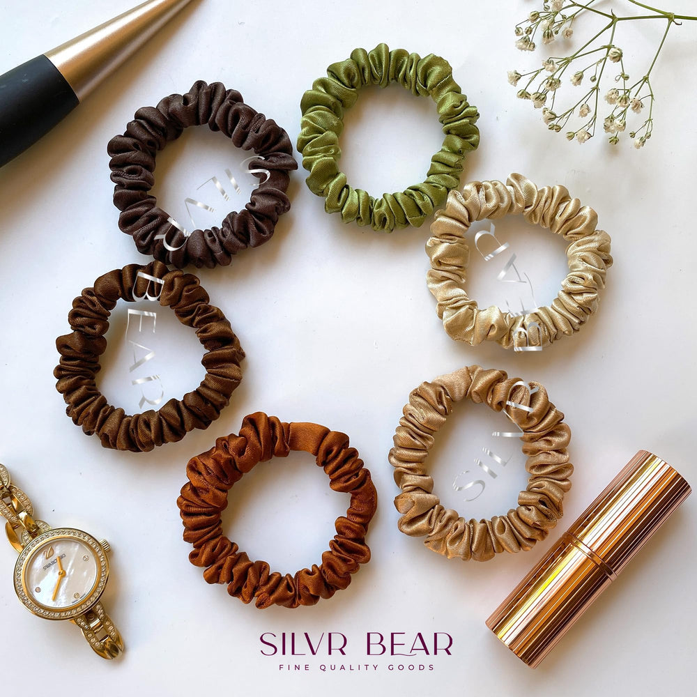 Silvr Bear skinny-scrunchie wrist-accessory – subtle fashion-forward option