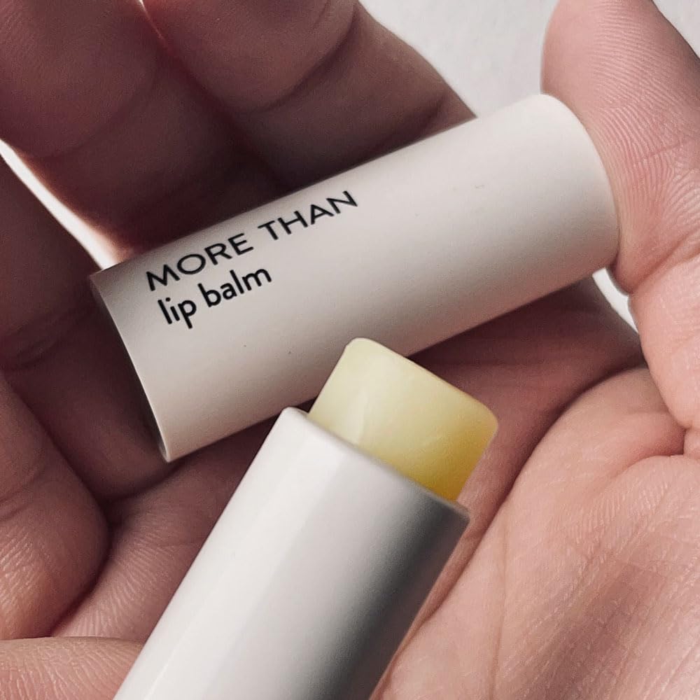 SIORIS lip butter on dry lips delivers comfort and softness
