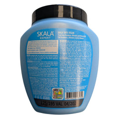 SKALA Mais Cachos 2-in-1 cream-to-comb shows creamy texture for defined, frizz-free curls.