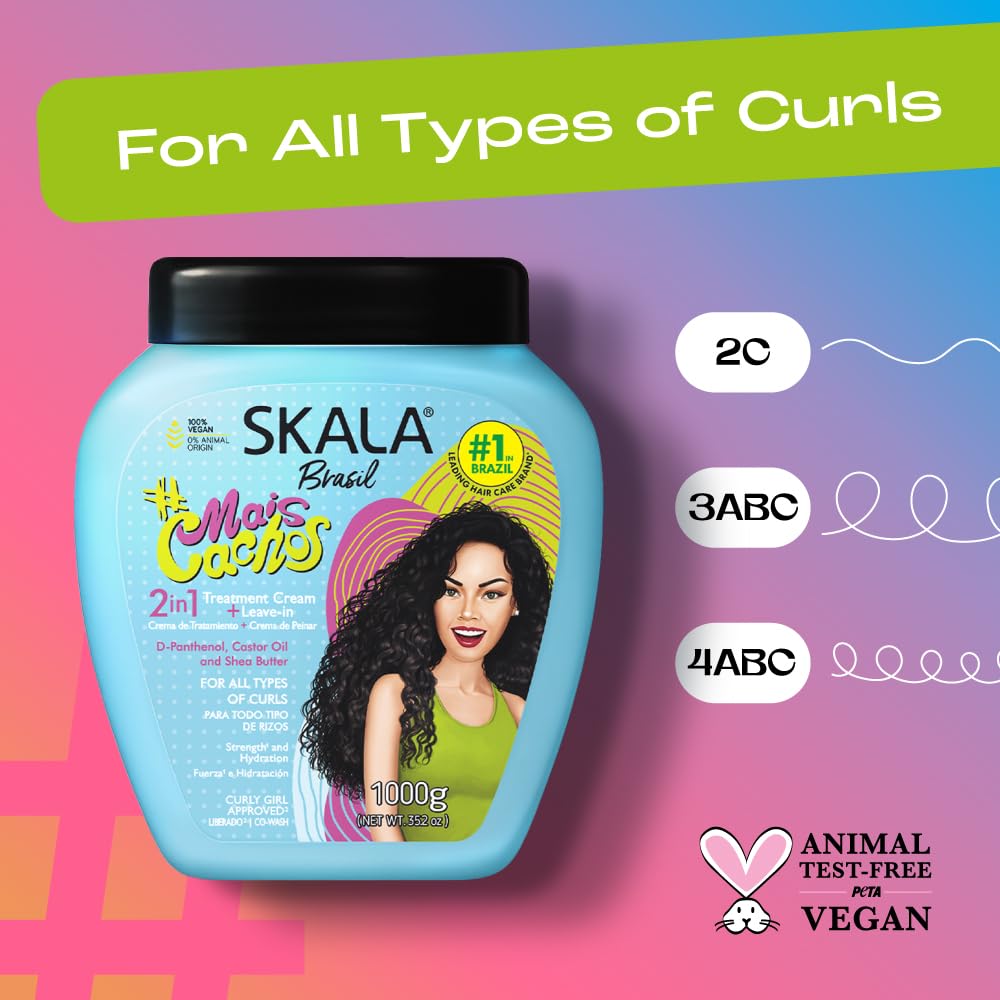Smoothing gloss on curly hair with SKALA Mais Cachos Hydrates 2-in-1