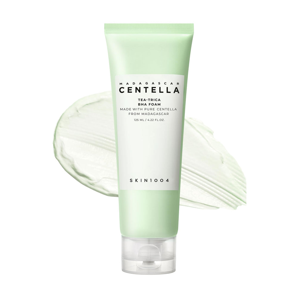 SKIN1004 Tea-Trica Foam foaming-lather demonstrates gentle daily cleansing.