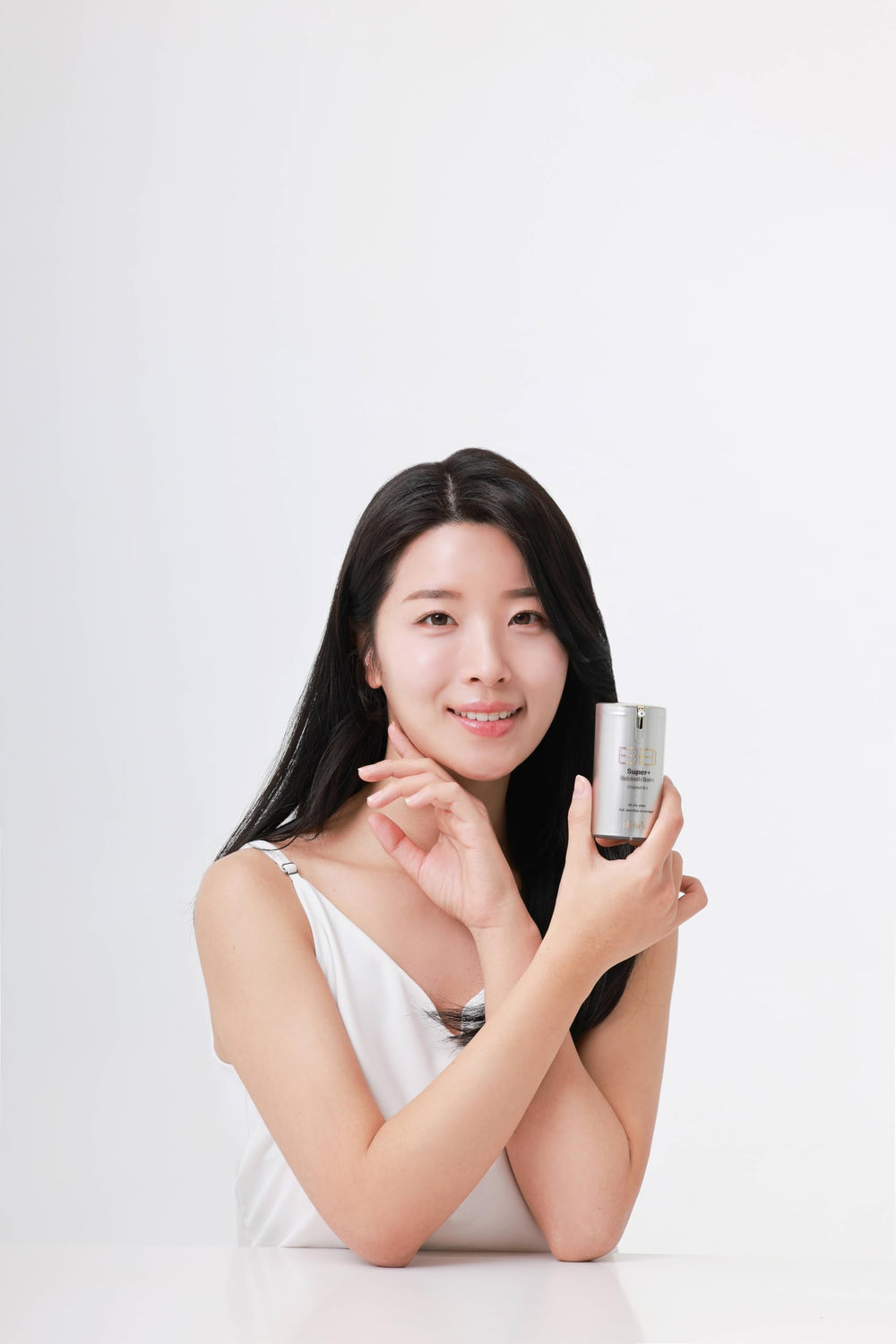 SKIN79 Gold BB fixing-layer demonstrates long-wear, set finish