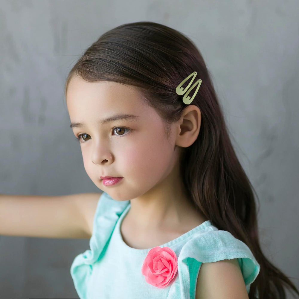 Toddler-friendly bright colors and kid-friendly metal design