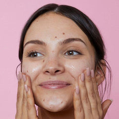Soap & Glory Vitamin C Brightening Facial Cleanser makeup remover action for effortless removal