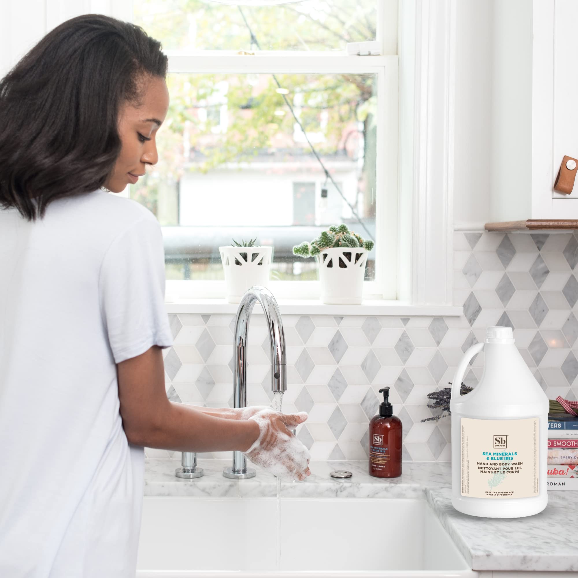Soapbox sea minerals scent evokes fresh ocean feel during cleansing daily routines.