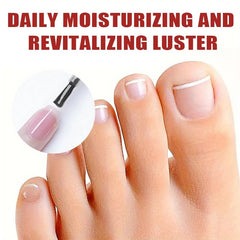 Soelegant Nail Oil on nails after application shows natural shine.