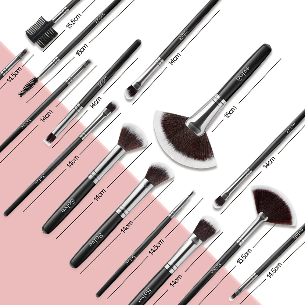 SOLVE eyeliner angled brush supports sharp, clean lines.