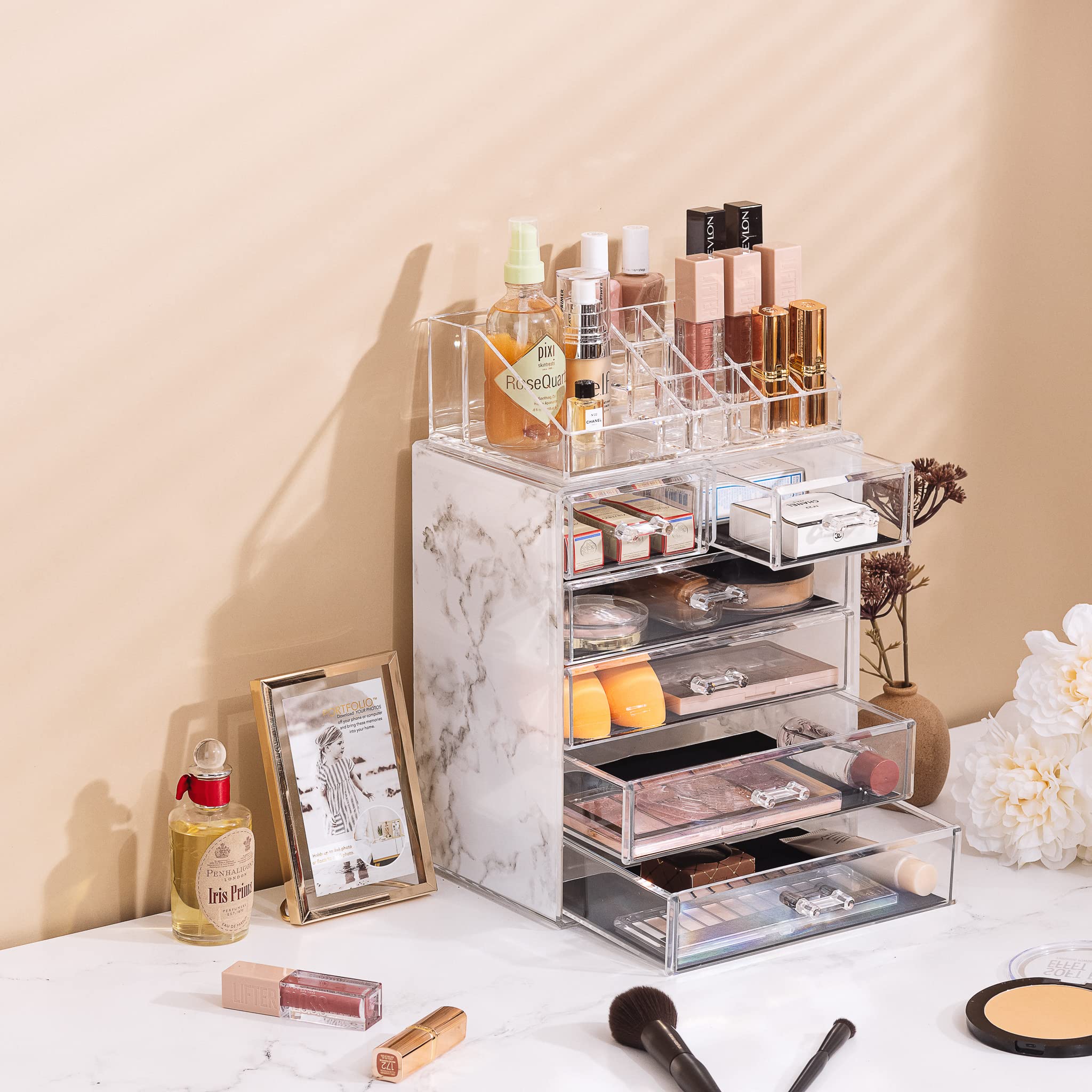 Sorbus shelf liner included protects cosmetics from scratches while stabilizing items.