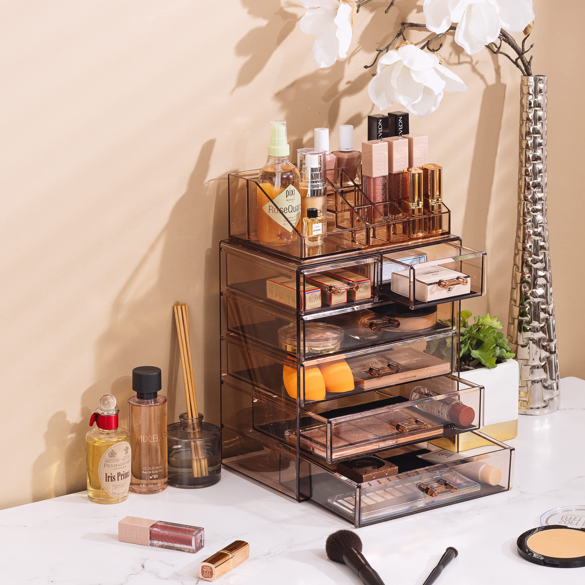 Sorbus shelf liner protects items from scratches while stabilizing small items.