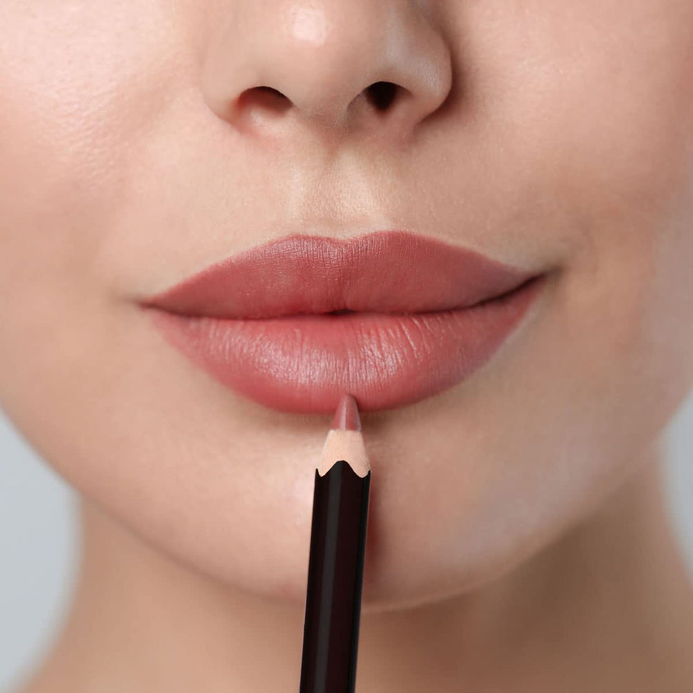 SORMÉ Smearproof Lipliner delivers long wear defined lip color