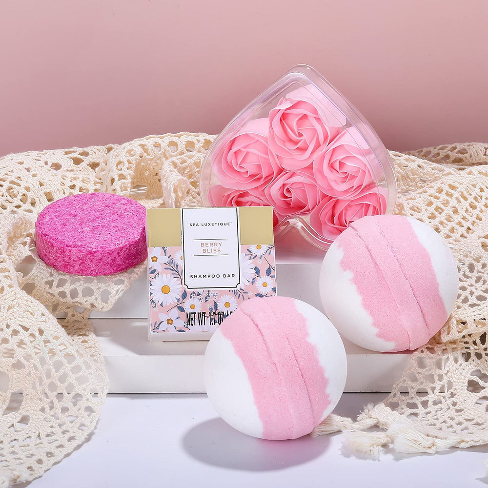 Spa Luxetique Daisy Dream scent closeup highlighting daisy-stevia notes