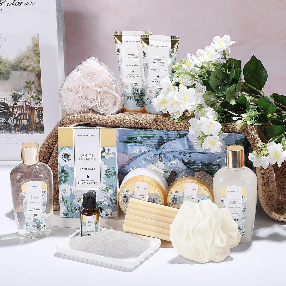 Spa Luxetique shower gel bottle highlights foamy lather and refreshing cleanse.