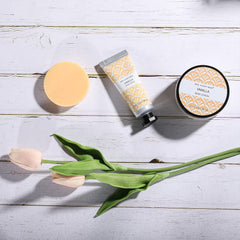 Spa Luxetique shower gel offering invigorating cleansing with a soothing vanilla scent.