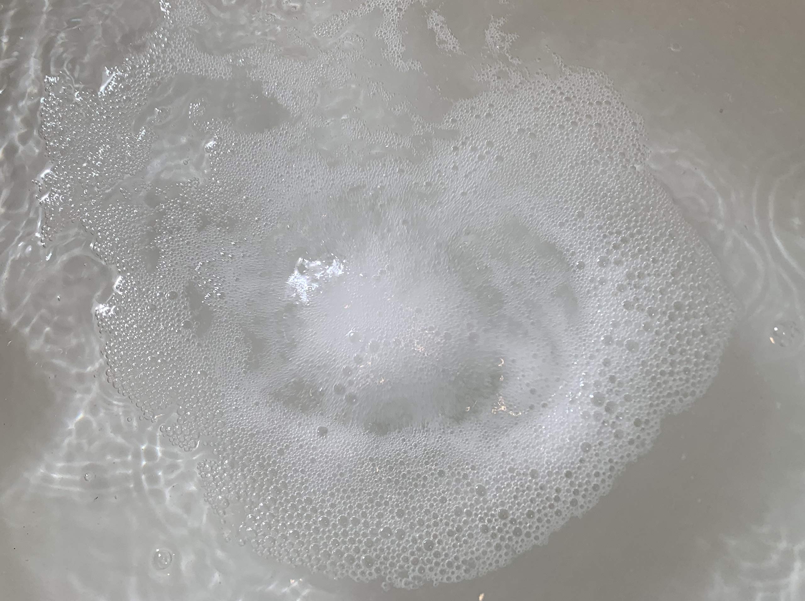 Made in the USA with natural ingredients and Epsom salt for a soothing soak.