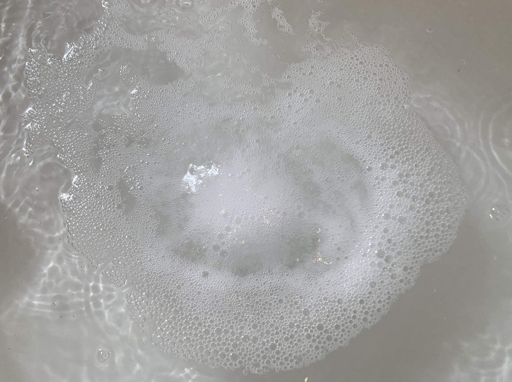 Made in the USA with natural ingredients and Epsom salt for a soothing soak.