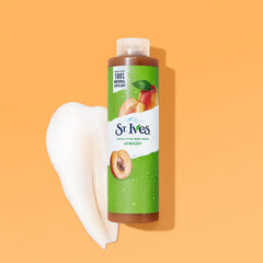 St. Ives gel de ducha de albaricoque, espuma suave para una limpieza delicada.