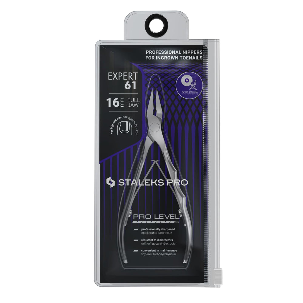 Staleks Pro EXPERT 61 narrow tips enable access to nail corners for delicate shaping