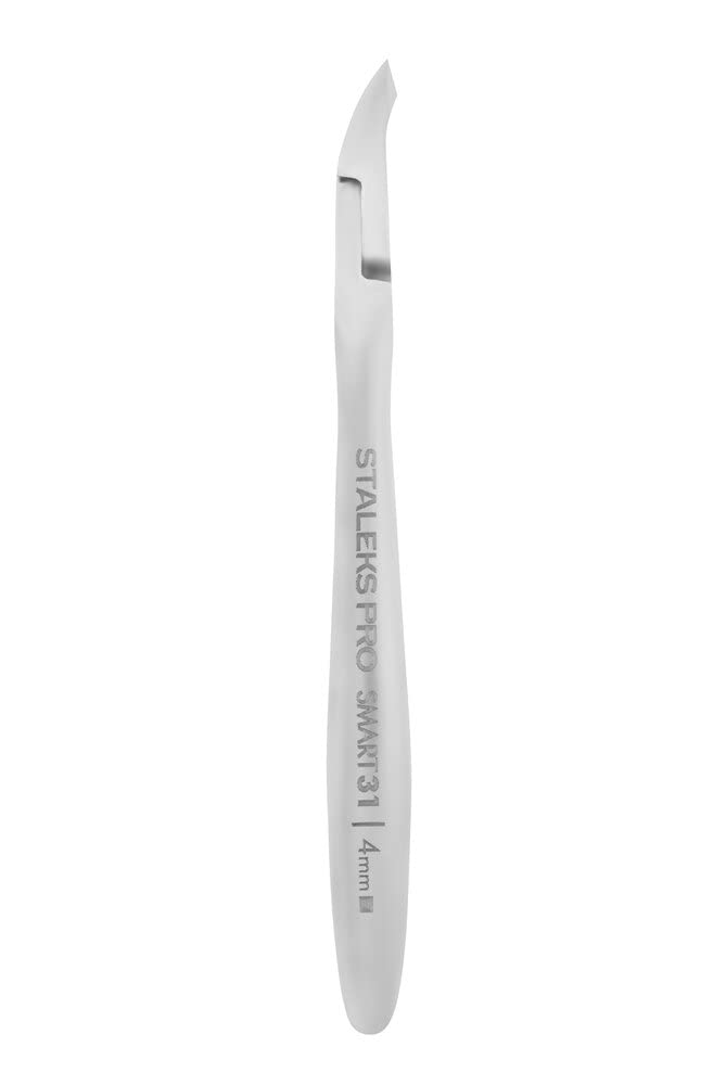 Staleks Pro SMART 31 satin-matte finish reduces glare for longer, steadier sessions.