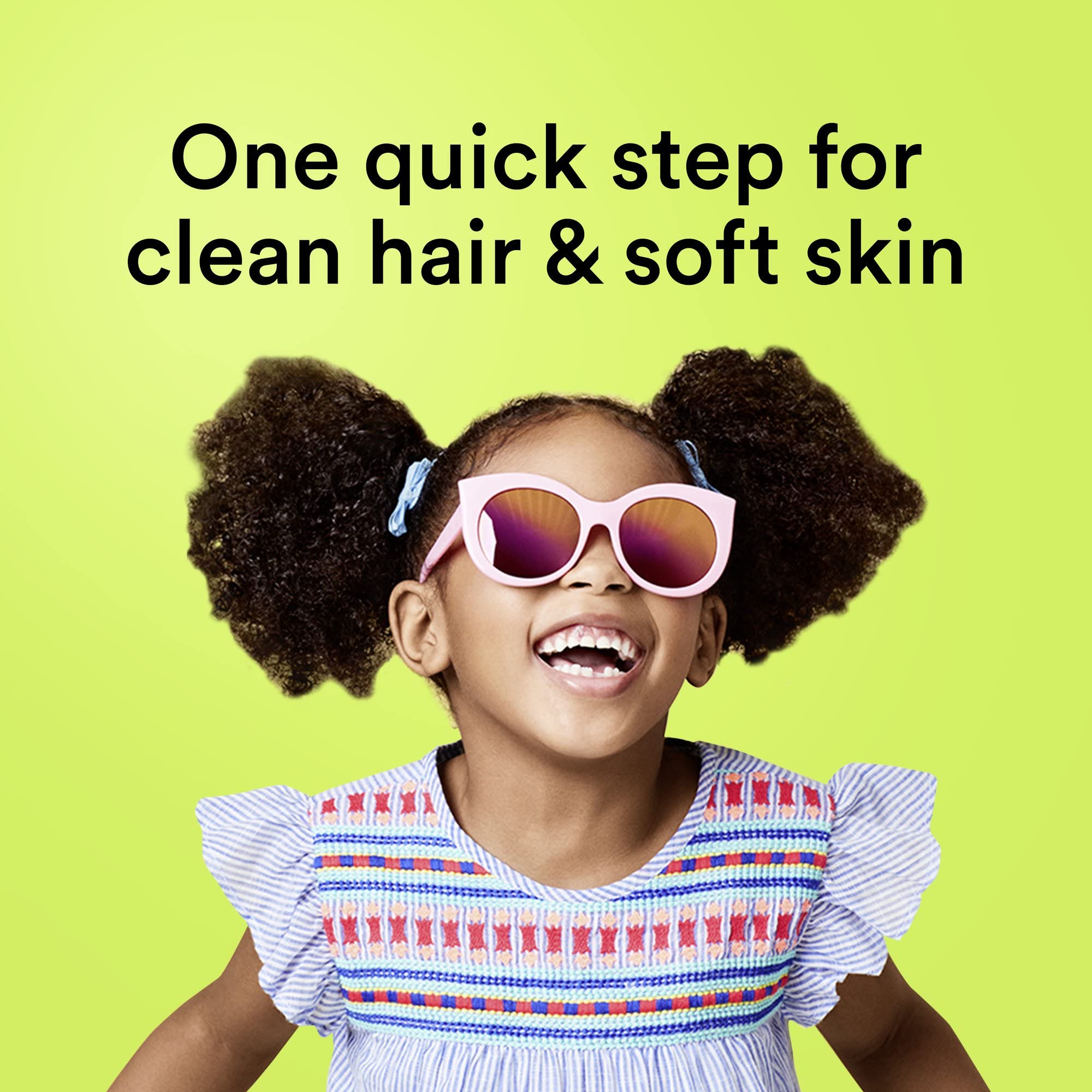 Suave Silly Apple 3-in-1 tear-free formula close-up during bath